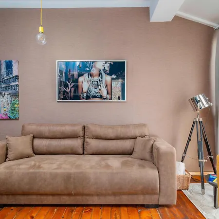 شقة Cozy And 2bd Flat - At The Heart Of It By Flat Mаnager *